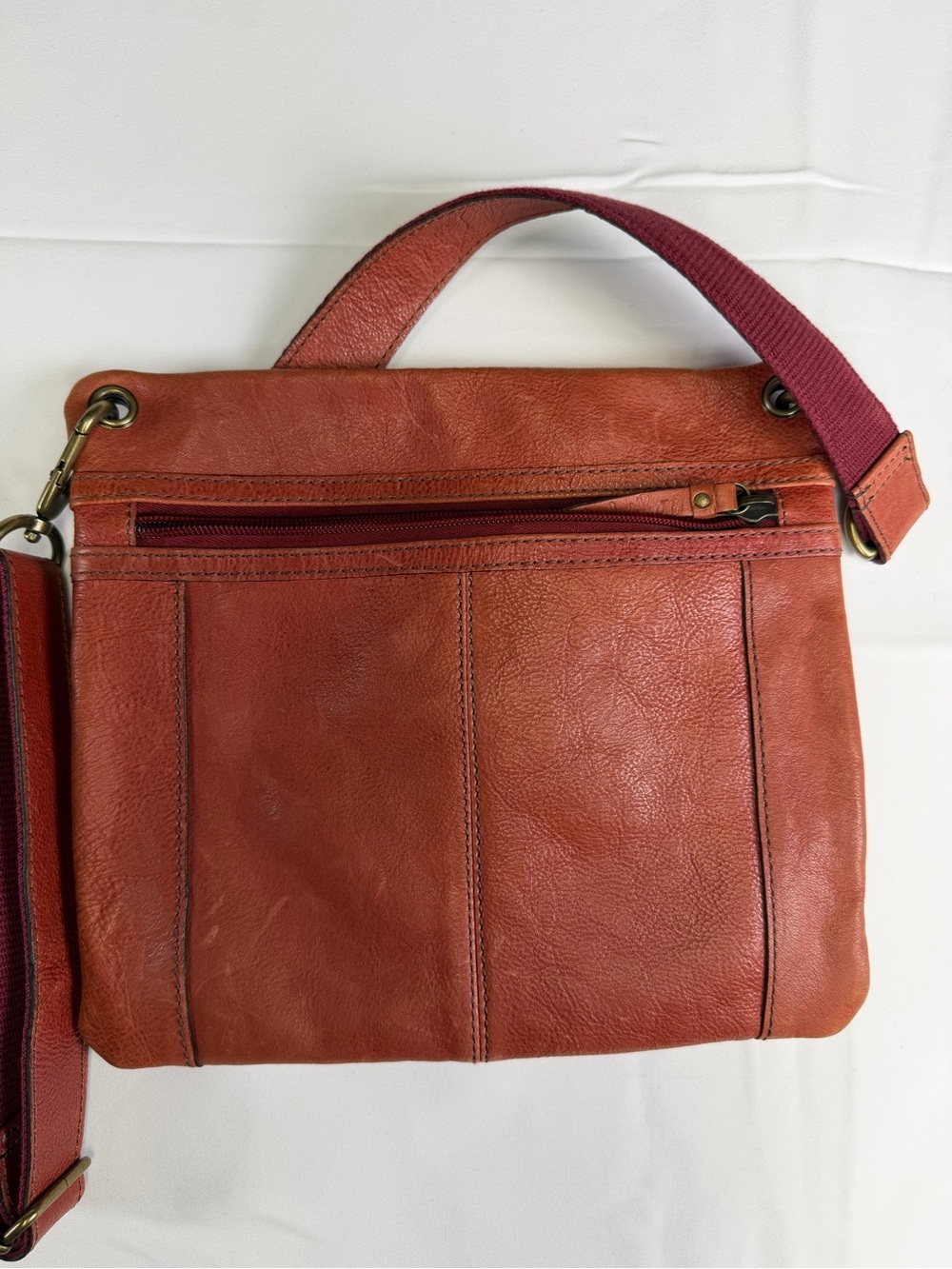 Gorgeously Distressed Fossil Orange/Red Leather Crossbody with Brass Ring Detail - Picture 12 of 16